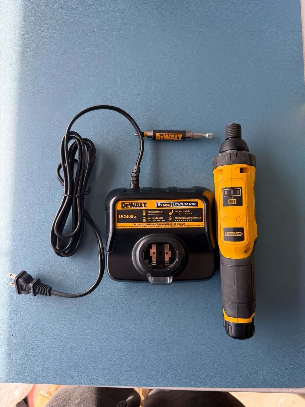 DEWALT DCF680 8V MAX Gyroscopic Screwdriver Kit with DCB080 Battery and DCB095 C
